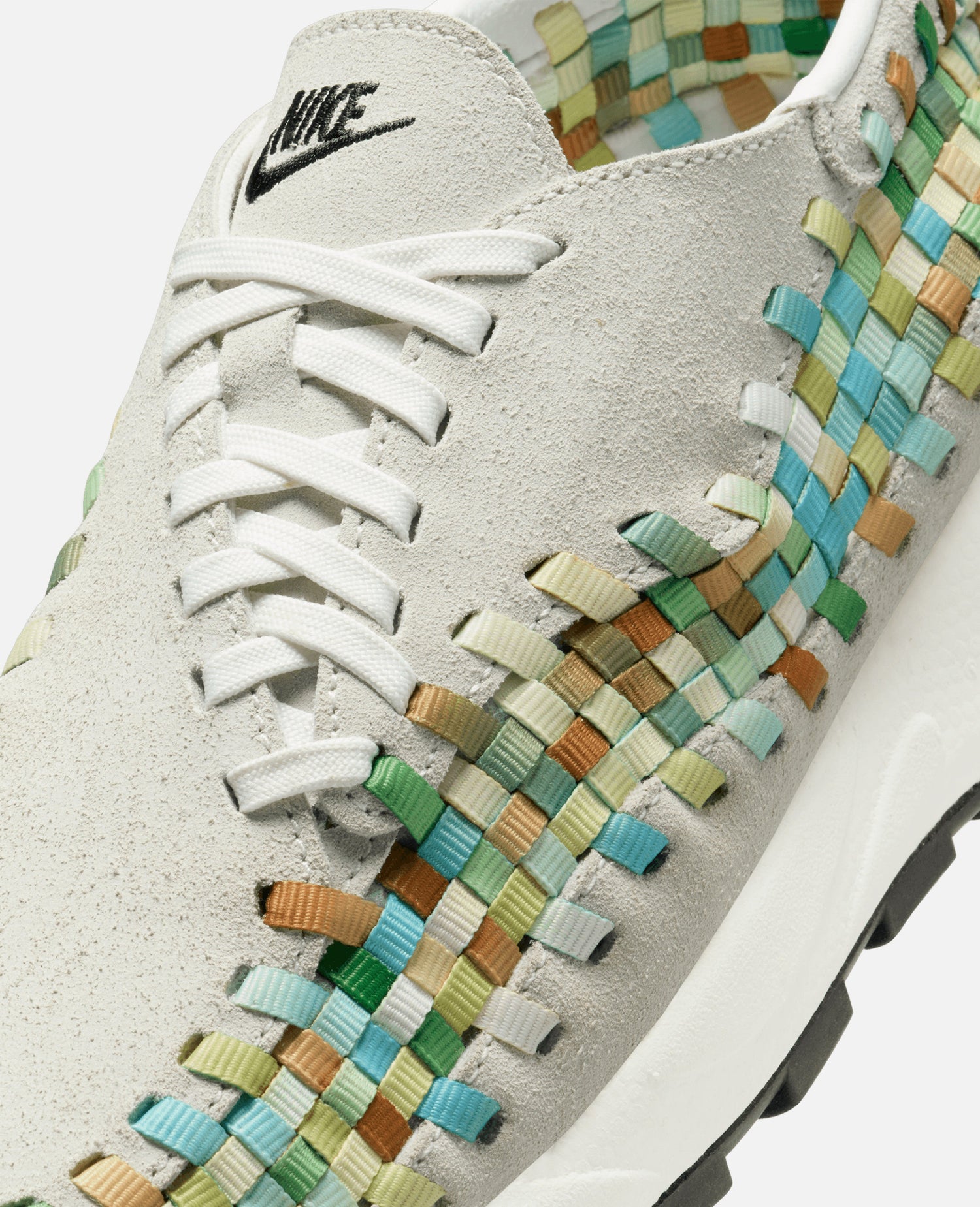 Nike WMNS Air Footscape Woven (Summit White/Black-Sail-Multi-Color)