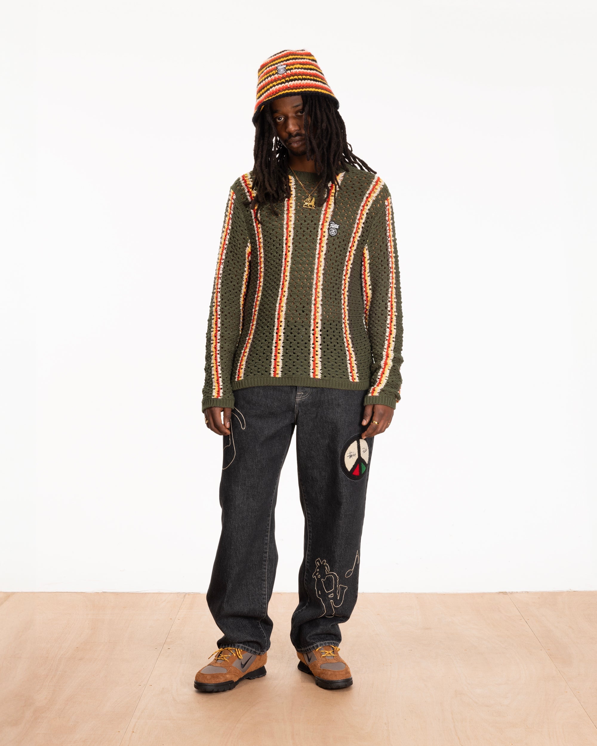 ★人気【STUSSY】Stussy x Patta Striped Loose Gauge Sweate.r Patta x Stussy Stripe Loose Gauge Crewneck Sweater (Olive