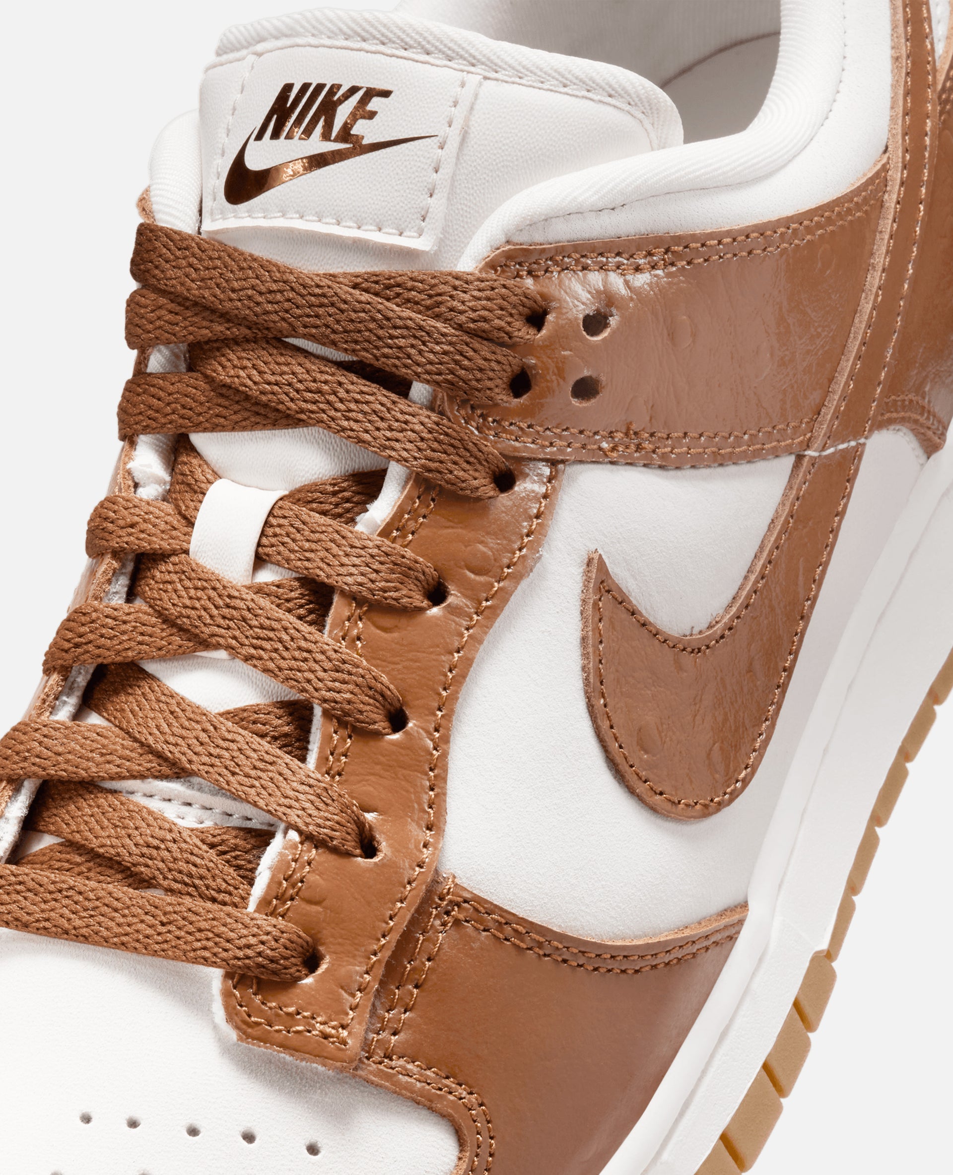 Nike WMNS Dunk Low Lx (Phantom/Ale Brown-Sail-Metallic Gold)