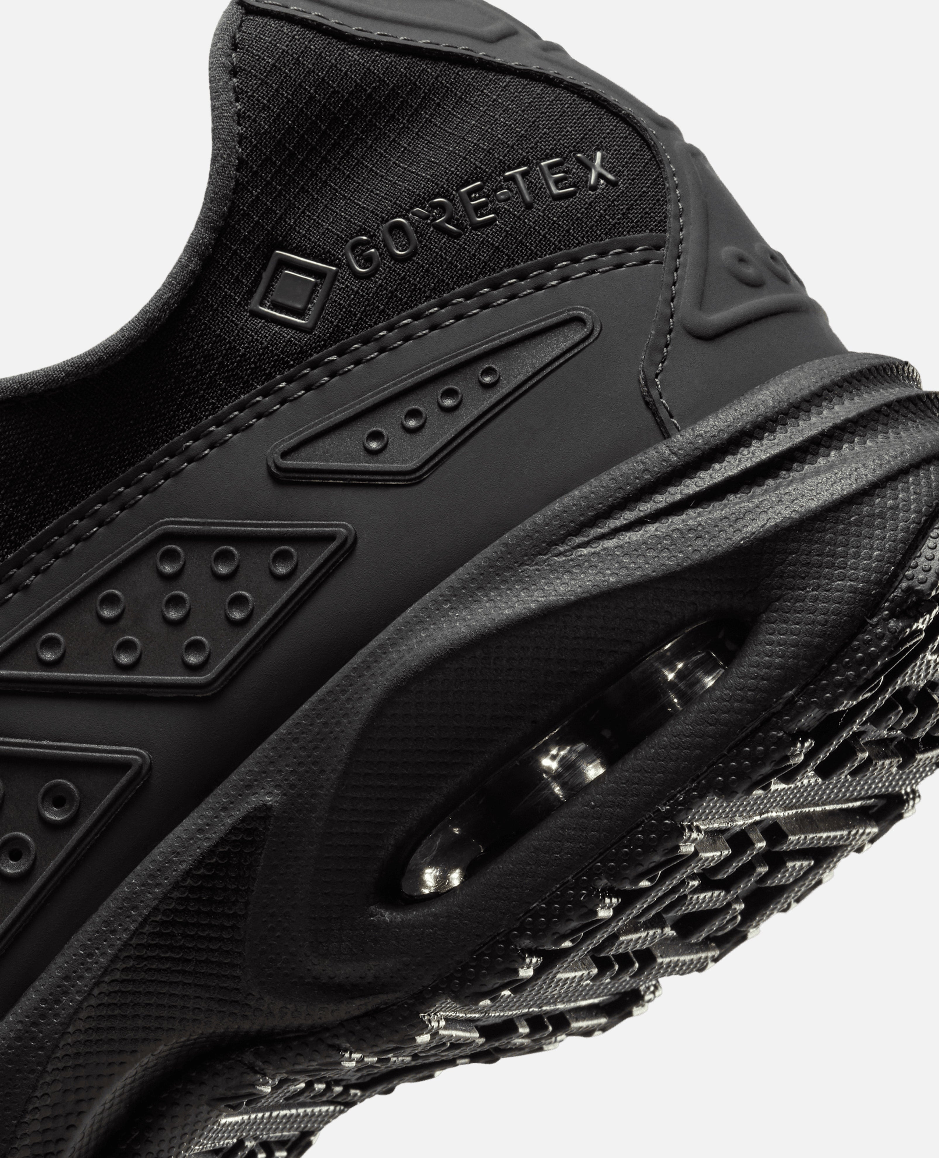 新品・タグ付き NIKE AIR MAX SNDR GTX BLACK 27cm Air Max SNDR GORE-TEX 'Black and Dark Smoke Grey' (FZ4238